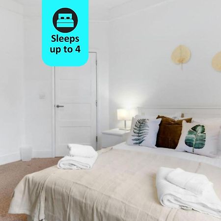 Feltham Chic 1Br House In Hounslow - 12 Mins From Heathrow Airport 아파트 외부 사진