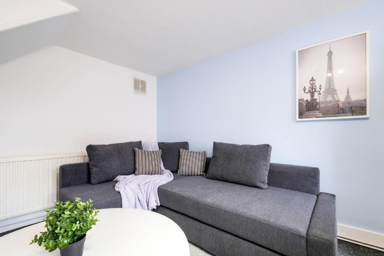 Feltham Chic 1Br House In Hounslow - 12 Mins From Heathrow Airport 아파트 외부 사진